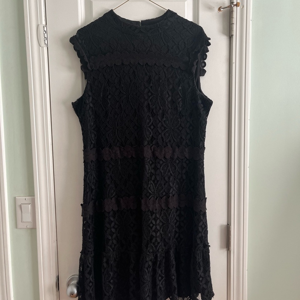 Julia Jordan Black Sleeveless Lace Midi Dress